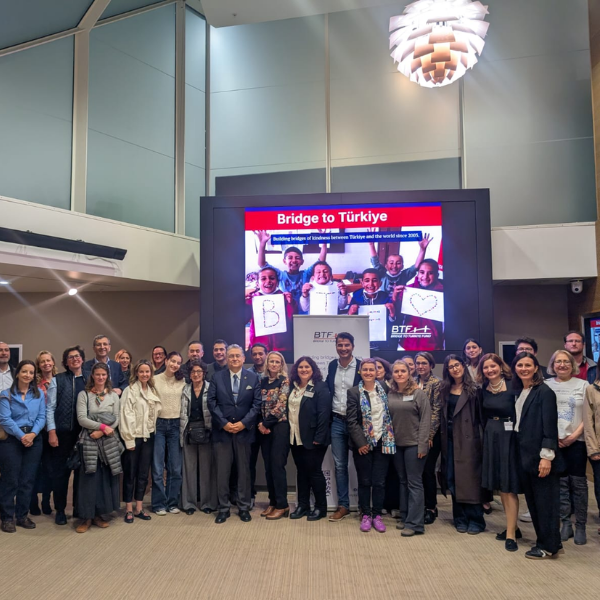 Attendees of “Eskisi Gibi” in London